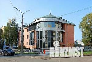 Дом 1010м², 3-этажный, участок 10 сот.