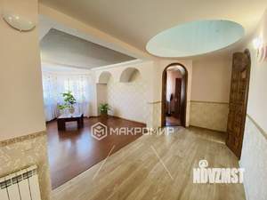 Коттедж 469м², 4-этажный, участок 30 сот.  