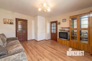 Дом 52м&sup2;, 2-этажный, участок 15 сот.  