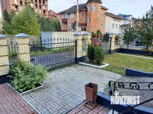 Дом 901м², 3-этажный, участок 18 сот.  