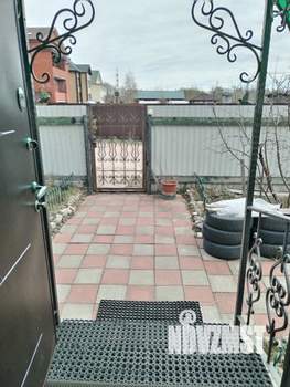 Дом 280м², 3-этажный, участок 10 сот.  