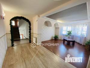 Коттедж 469м², 4-этажный, участок 30 сот.  