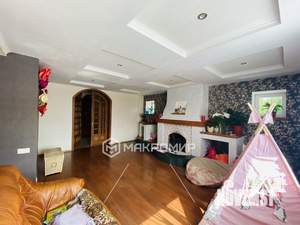 Коттедж 469м², 4-этажный, участок 30 сот.  