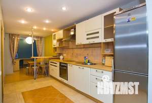 3-к квартира, посуточно, 96м2, 1/1 этаж