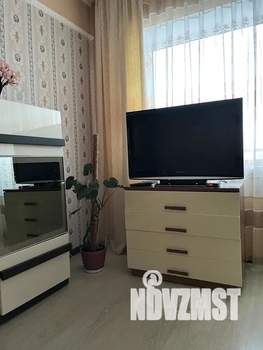 1-к квартира, посуточно, 38м2, 8/10 этаж