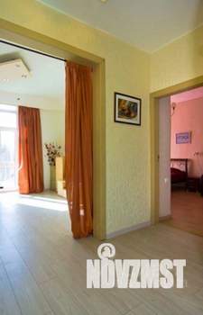 2-к квартира, посуточно, 60м2, 1/1 этаж