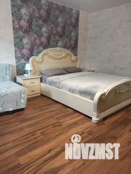 Студия квартира, посуточно, 32м2, 1/5 этаж