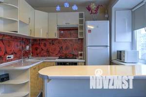 2-к квартира, посуточно, 44м2, 5/5 этаж