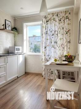 1-к квартира, посуточно, 35м2, 3/5 этаж