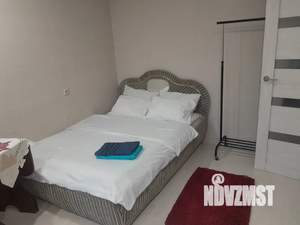 Студия квартира, посуточно, 40м2, 4/5 этаж