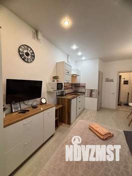 Студия квартира, посуточно, 25м2, 1/4 этаж