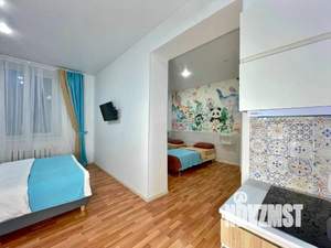 Студия квартира, посуточно, 39м2, 1/5 этаж