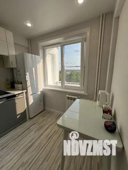 1-к квартира, посуточно, 32м2, 6/9 этаж