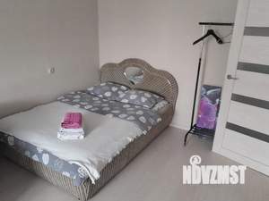 Студия квартира, посуточно, 40м2, 4/5 этаж