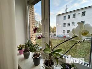 2-к квартира, вторичка, 62м2, 1/4 этаж