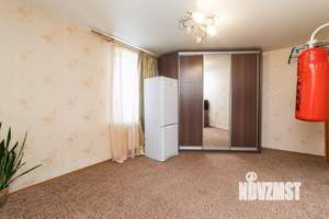 3-к квартира, вторичка, 74м2, 2/2 этаж