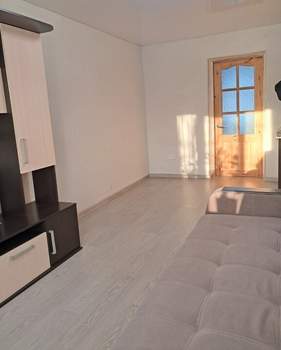 2-к квартира, вторичка, 42м2, 1/5 этаж