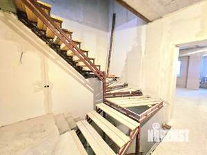 4-к квартира, вторичка, 214м2, 1/3 этаж