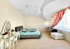 4-к квартира, вторичка, 296м2, 3/4 этаж