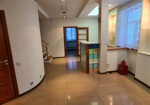 7-к квартира, вторичка, 170м2, 1/3 этаж