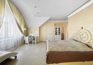 4-к квартира, вторичка, 296м2, 3/4 этаж