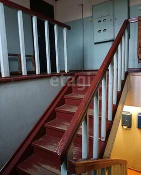 3-к квартира, вторичка, 68м2, 2/2 этаж