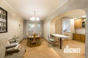 4-к квартира, вторичка, 159м2, 4/5 этаж