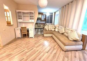 2-к квартира, вторичка, 61м2, 3/10 этаж