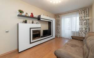 3-к квартира, вторичка, 76м2, 1/4 этаж