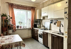 4-к квартира, вторичка, 80м2, 1/9 этаж