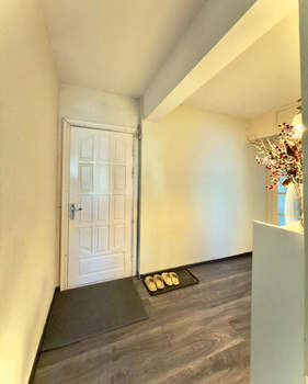 3-к квартира, вторичка, 61м2, 1/9 этаж