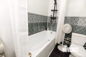 2-к квартира, вторичка, 68м2, 1/5 этаж