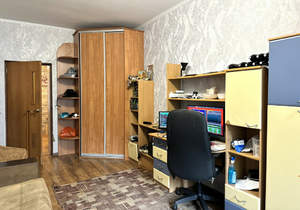 4-к квартира, вторичка, 80м2, 1/9 этаж