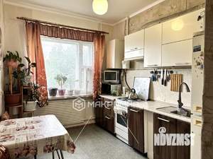4-к квартира, вторичка, 80м2, 1/9 этаж
