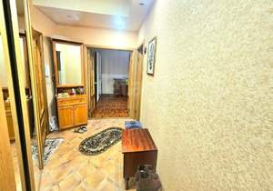 2-к квартира, вторичка, 50м2, 1/9 этаж