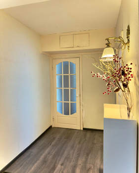 3-к квартира, вторичка, 61м2, 1/9 этаж