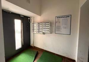 2-к квартира, вторичка, 42м2, 1/4 этаж