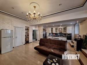 2-к квартира, вторичка, 131м2, 3/3 этаж