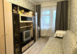4-к квартира, вторичка, 80м2, 1/9 этаж