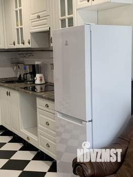 2-к квартира, вторичка, 54м2, 1/3 этаж