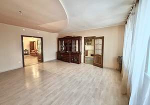 3-к квартира, вторичка, 119м2, 2/4 этаж
