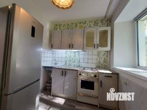 2-к квартира, вторичка, 43м2, 1/4 этаж