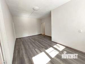 2-к квартира, вторичка, 43м2, 1/4 этаж