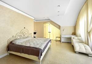 4-к квартира, вторичка, 296м2, 3/4 этаж