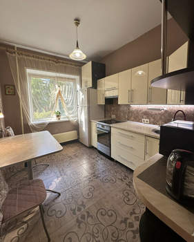 3-к квартира, вторичка, 64м2, 1/10 этаж
